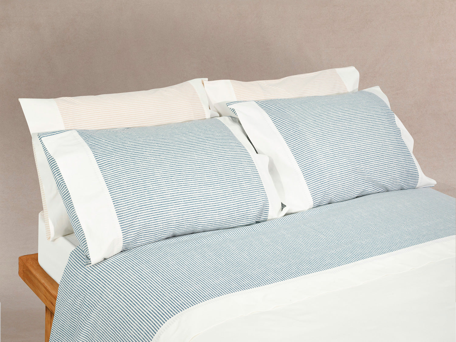 Stripesense bed sheet set